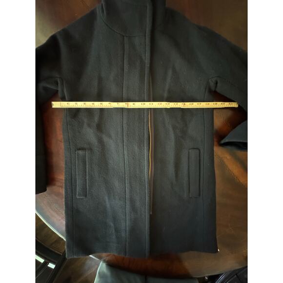 NEW w TAGS J Crew City Coat Black size 2 Gold Zipper Detail 45% Wool - Picture 5 of 9